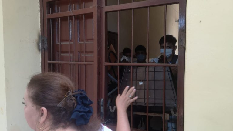 CNC FUE TOMADO POR ESTUDIANTES QUE PIDEN SALIDA DEL EQUIPO DE GALEANO PERRONE