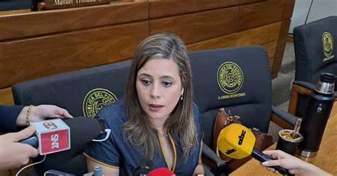 KATTYA PRESENTA URGIMIENTO ANTE LA CORTE SUPREMA DE JUSTICIA.