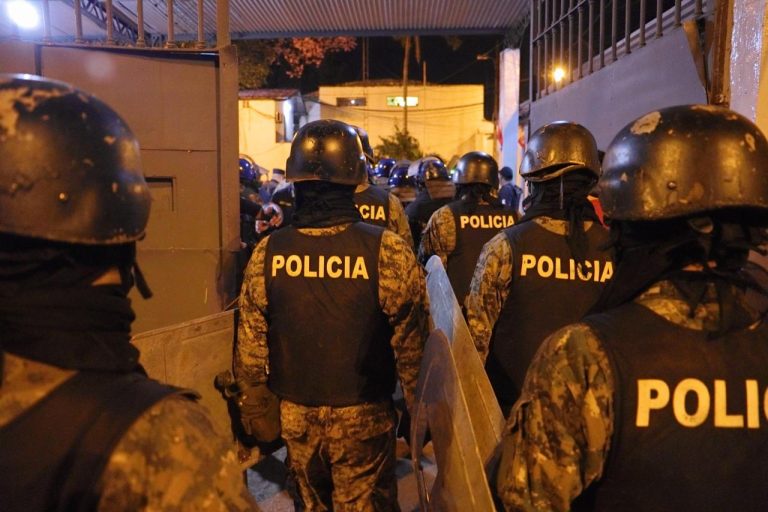 TRASLADAN A 22 REOS VINCULADOS AL PCC Y AL CLAN ROTELA