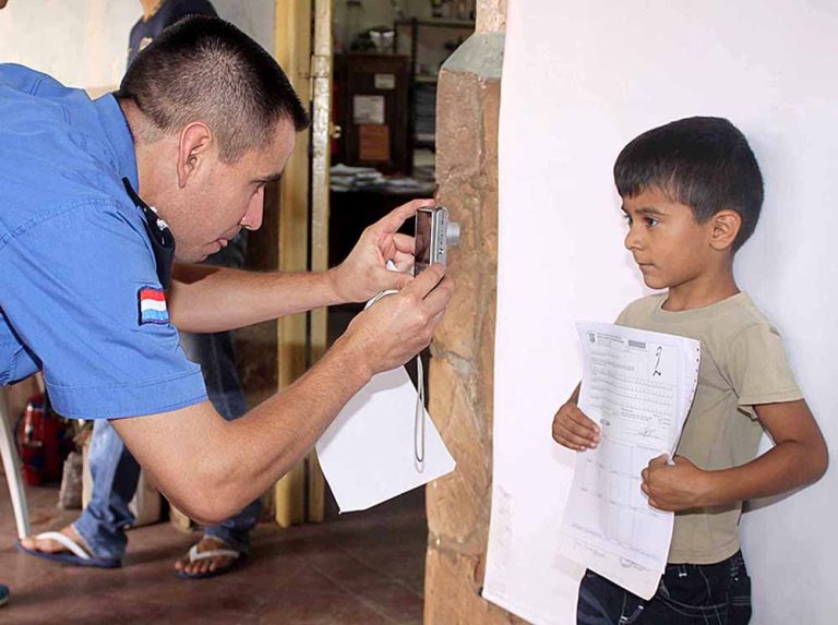 POR FALTA DE INSUMOS, NIÑOS Y ADOLESCENTES SIN CÉDULAS