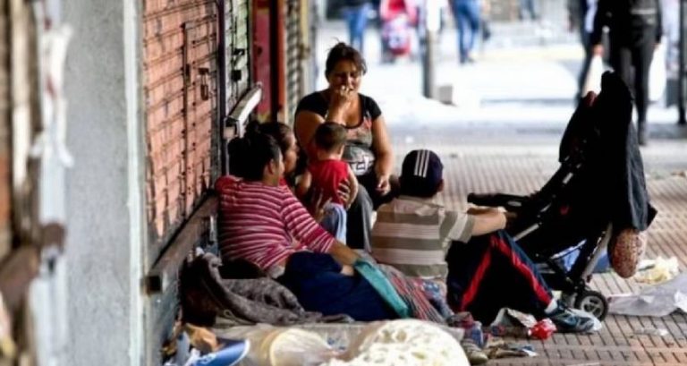 52,9% de argentinos sufre pobreza por la política económica de Milei