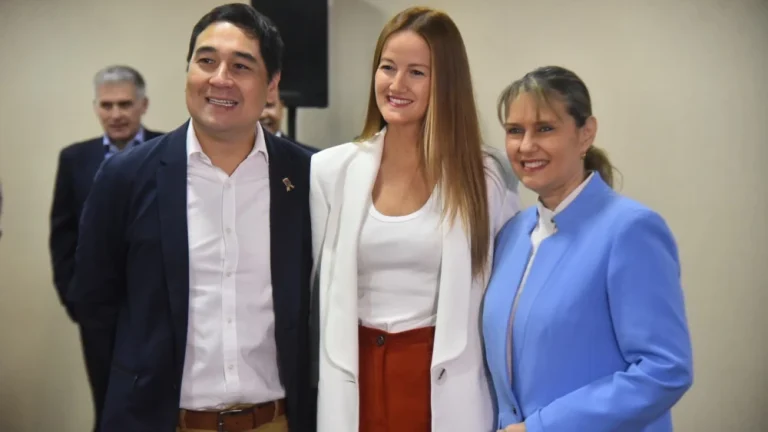 CON EL LEMA «UNIDOS POR ASUNCIÓN», OPOSITORES SE UNEN PARA ENFRENTAR A LA ANR EN LAS MUNICIPALES 2026