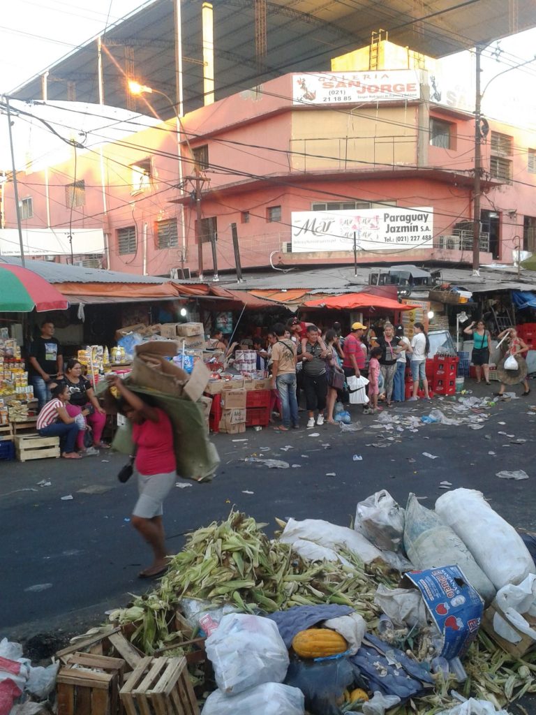 MERCADO 4 ABANDONADO POR NENECHO RODRÍGUEZ.